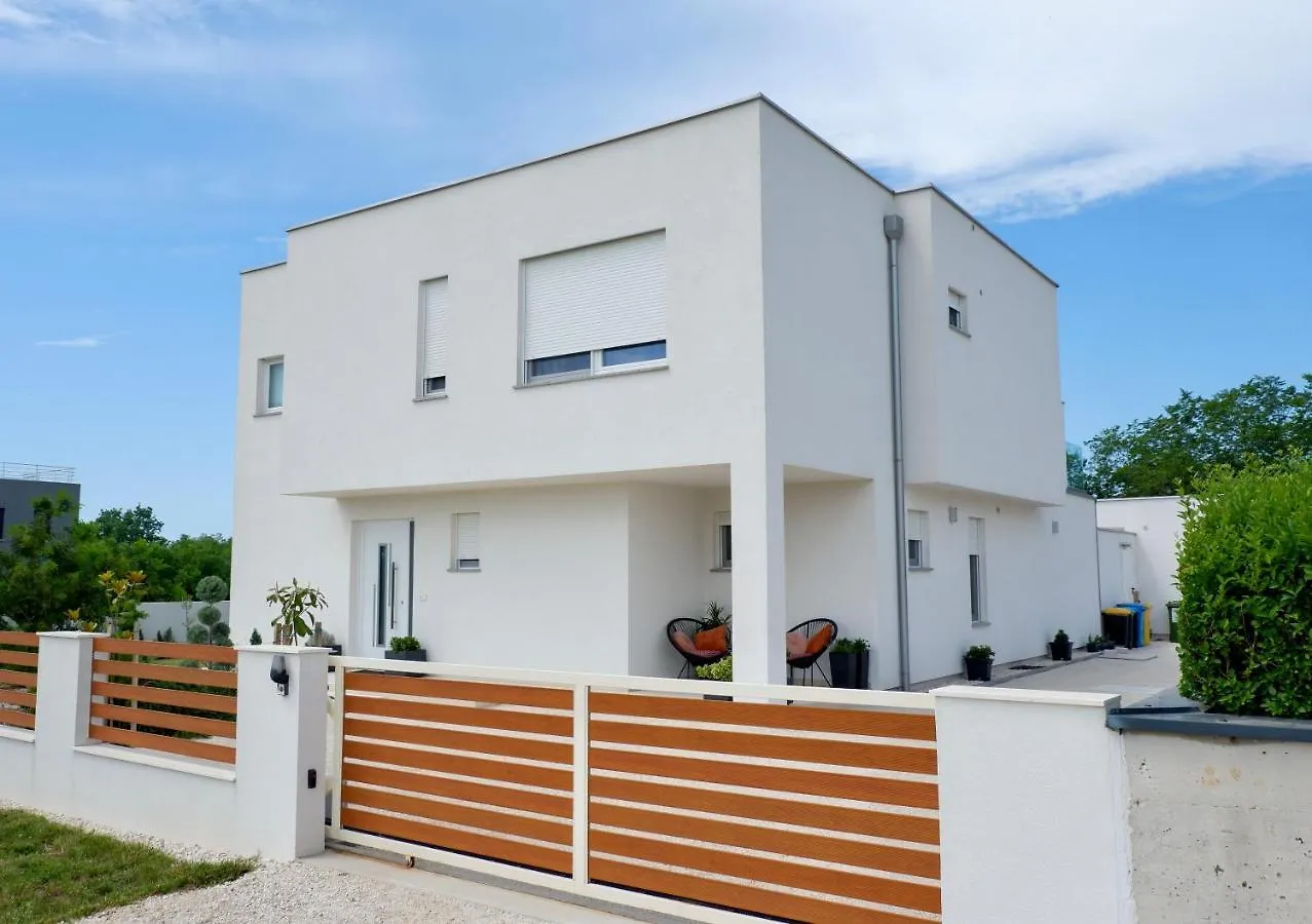 شقة Galižana Apartvilla Zanna With Sea View For 4 People